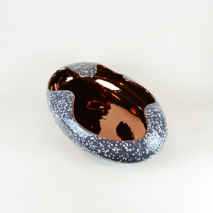 Egg Bowl Grey Marble & Copper - Ceramic Bowl. Modern style Decorative object. Organic shaped bowl. Cracked egg-shaped bowl. Glossy polished finish. Available in 5 colour combinations. Bowl interior colour options are Copper or Gold. Bowl outside colour op